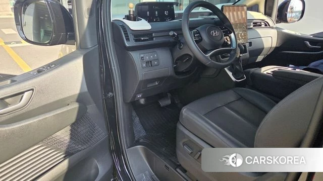 Hyundai Staria 2024 Черный из Кореи, фото 4