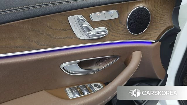 Mercedes-Benz E-Class W213 2021 Белый из Кореи, фото 4