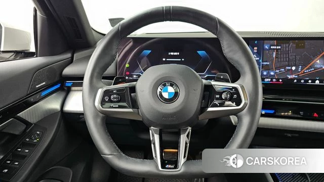 BMW 5 Series (G60) 2024 Белый из Кореи, фото 4