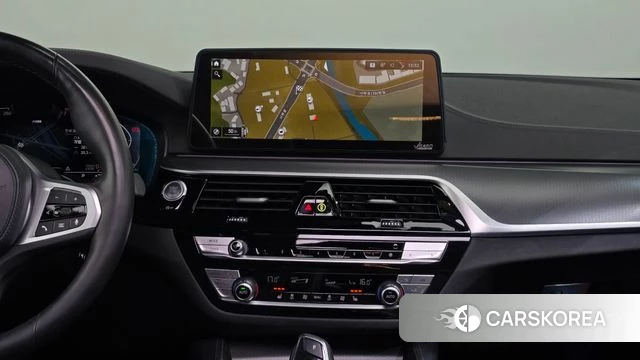 BMW 5 Series (G30) 2022 Черный из Кореи, фото 4