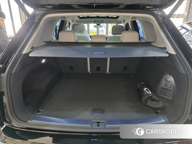 Volkswagen Touareg 3rd generation 2025 Черный из Кореи, фото 4