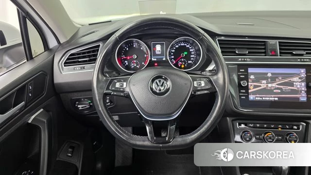 Volkswagen Tiguan second Generation 2019 Белый из Кореи, фото 4