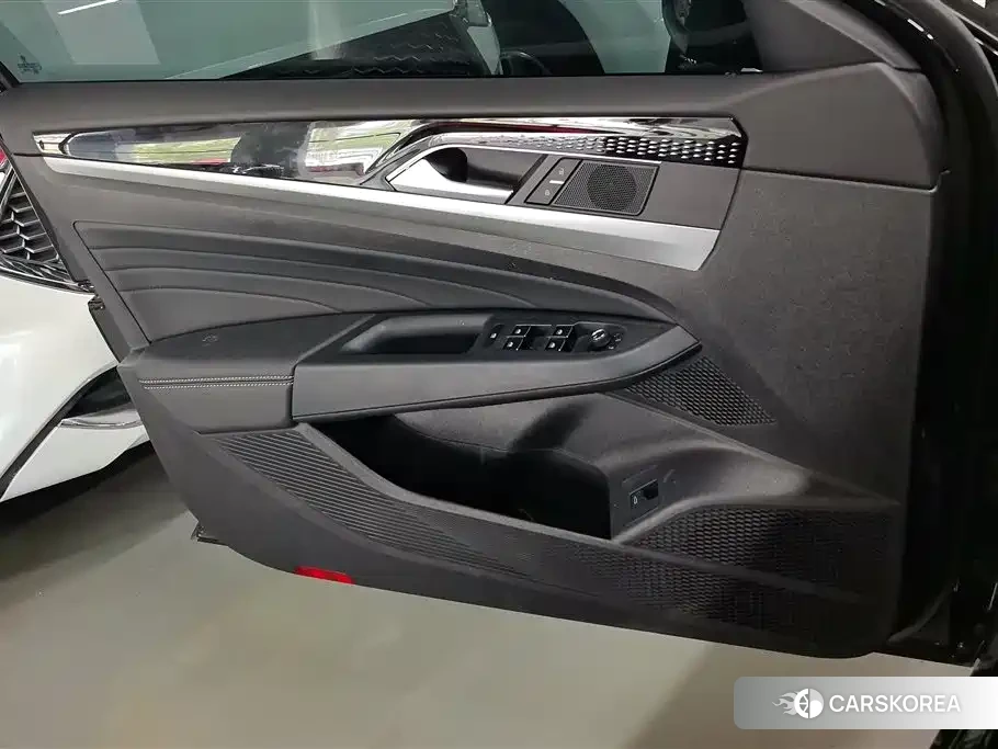 Volkswagen Passat 2024 Черный из Китая, фото 4
