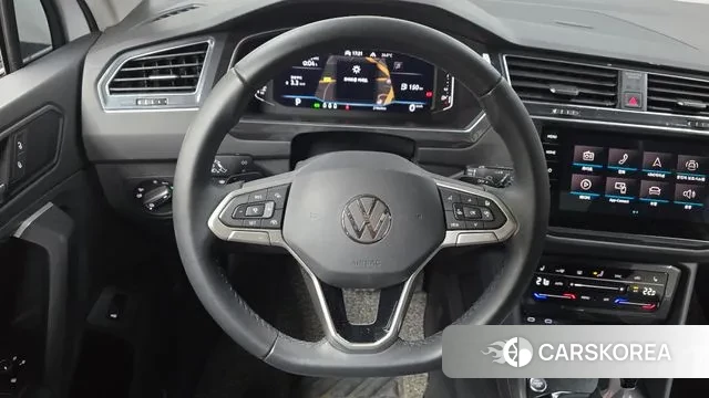 Volkswagen Tiguan second Generation 2022 Белый из Кореи, фото 4
