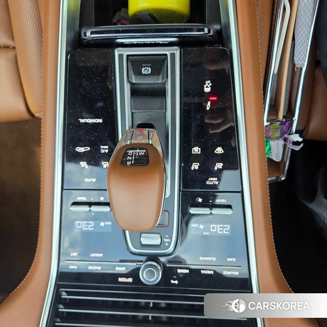 Porsche Panamera (971) 2023 Серебристо-серый из Кореи, фото 4