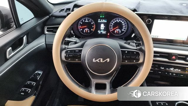 Kia K5 3rd generation 2023 Серый из Кореи, фото 4