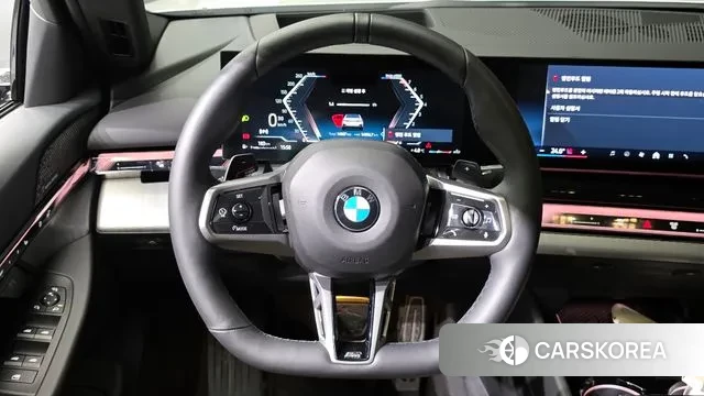 BMW 5 Series (G60) 2025 Белый из Кореи, фото 4