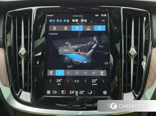 Volvo V60 Cross-Country 2nd Generation 2025 Белый из Кореи, фото 4