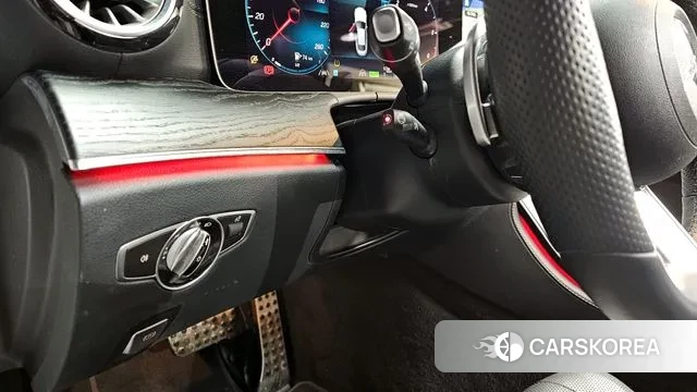 Mercedes-Benz E-Class W213 2022 Белый из Кореи, фото 4