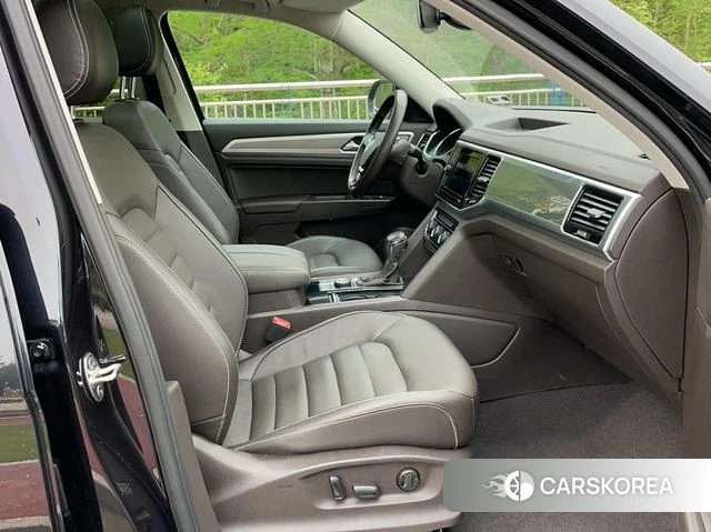 Volkswagen Tourang 2019 Черный из Китая, фото 4