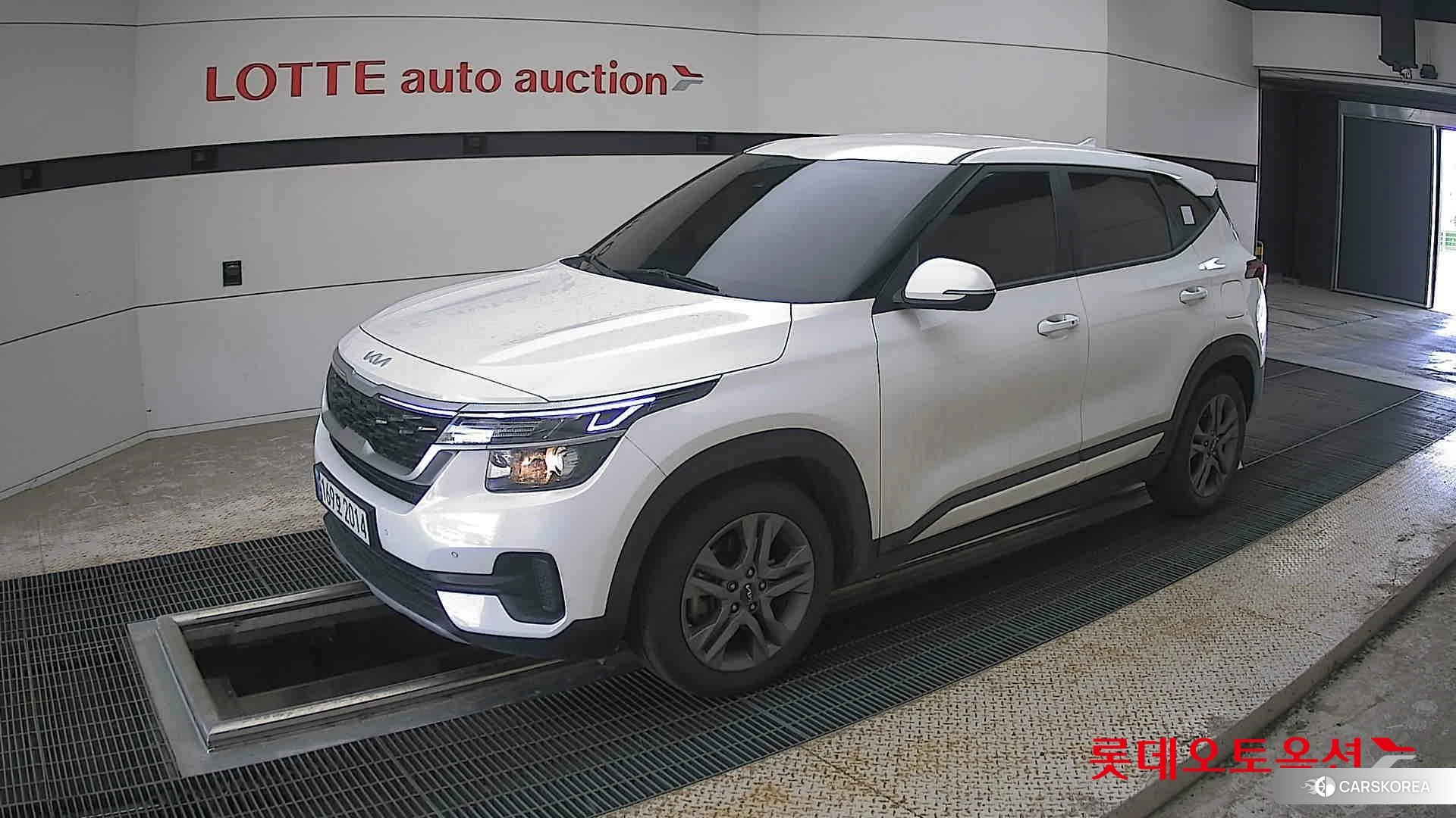 Kia Seltos 2023 Snow White Pearl из Кореи, фото 4