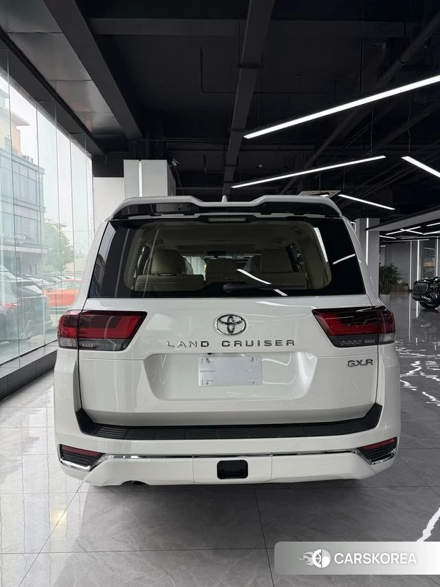 Toyota Land Cruiser (imported) 2025 Белый из Китая, фото 4