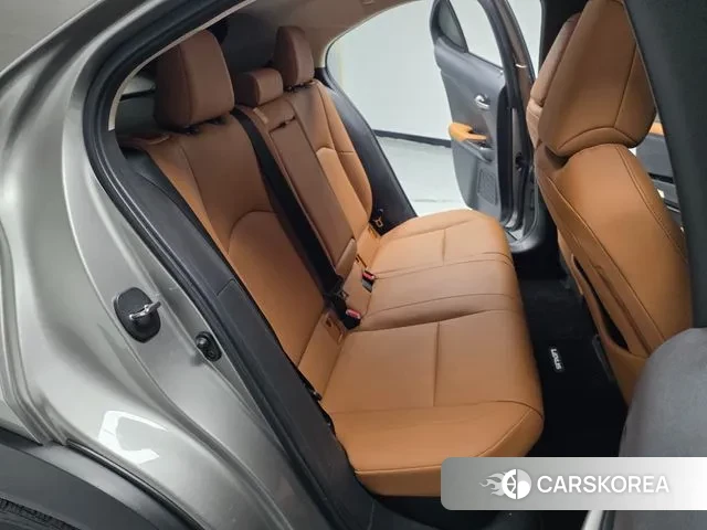 Lexus UX250h 2021 Серебристо-серый из Кореи, фото 4