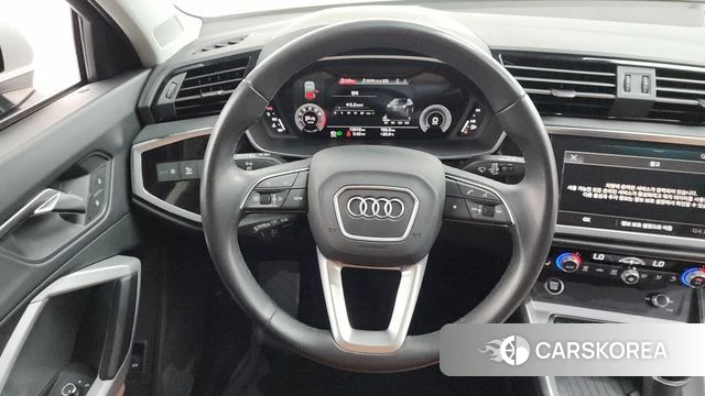 Audi Q3 (F3) 2024 Белый из Кореи, фото 4