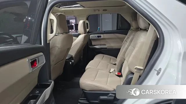 Ford Explorer 6th Generation 2022 Белый из Кореи, фото 4