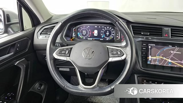 Volkswagen Tiguan Allspace 2023 Серый из Кореи, фото 4