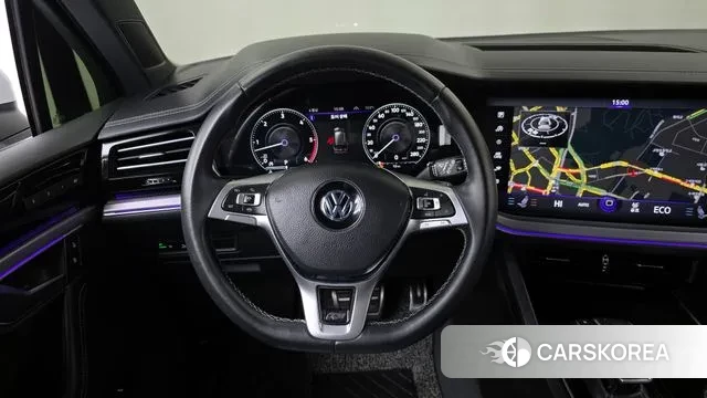 Volkswagen Touareg 3rd generation 2020 Белый из Кореи, фото 4