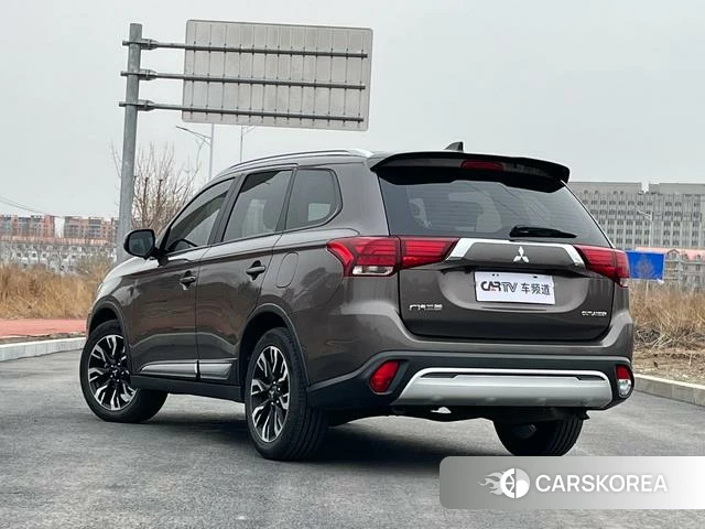 Mitsubishi  Outlander 2020 Коричневый из Китая, фото 4