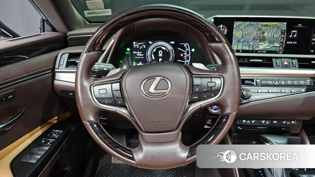 Lexus ES300h 7th generation 2019 Серебристо-серый из Кореи, фото 4