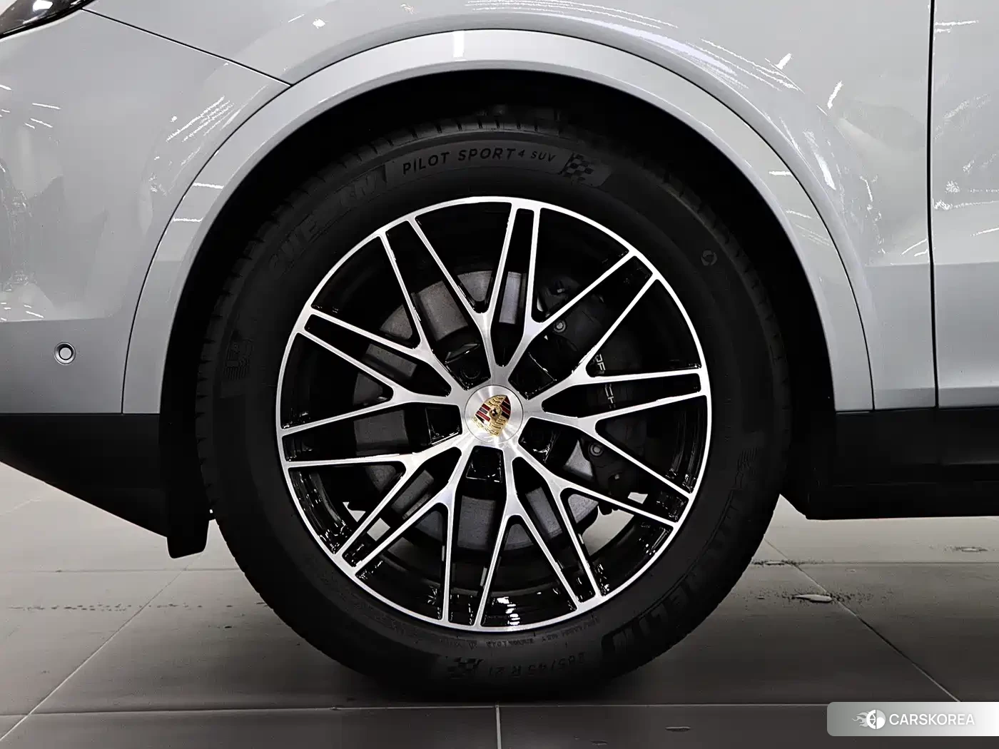 Porsche Cayenne 2025 Silver/gray из Китая, фото 4