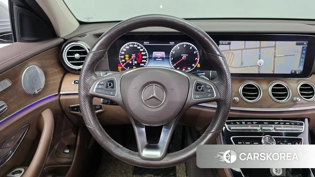 Mercedes-Benz E-Class W213 2018 Серебряный из Кореи, фото 4