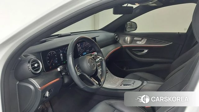 Mercedes-Benz E-Class W213 2022 Белый из Кореи, фото 4