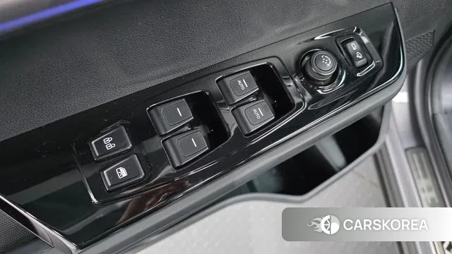 Ssangyong Torres EVX 2023 Светло-серебряный цвет из Кореи, фото 4