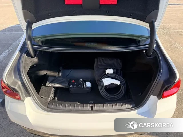 BMW 5 Series (G30) 2021 Белый из Кореи, фото 4