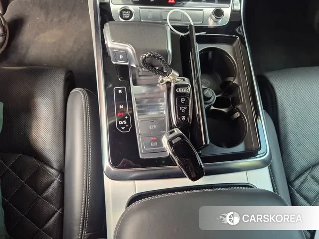 Audi Q8 (4M) 2021 Черный из Кореи, фото 4