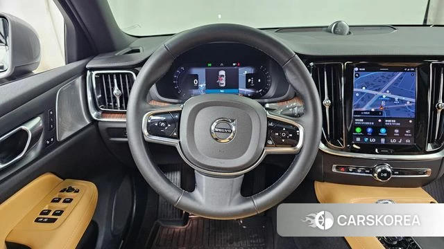 Volvo V60 Cross-Country 2nd Generation 2024 Серебряный из Кореи, фото 4