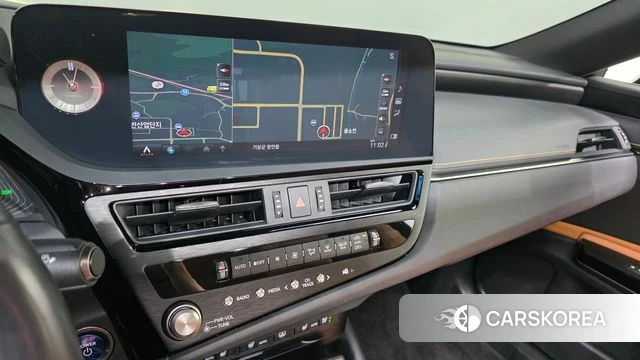 Lexus ES300h 7th generation 2021 Песочный из Кореи, фото 4
