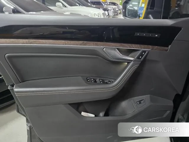 Volkswagen Touareg 3rd generation 2020 Серый из Кореи, фото 4