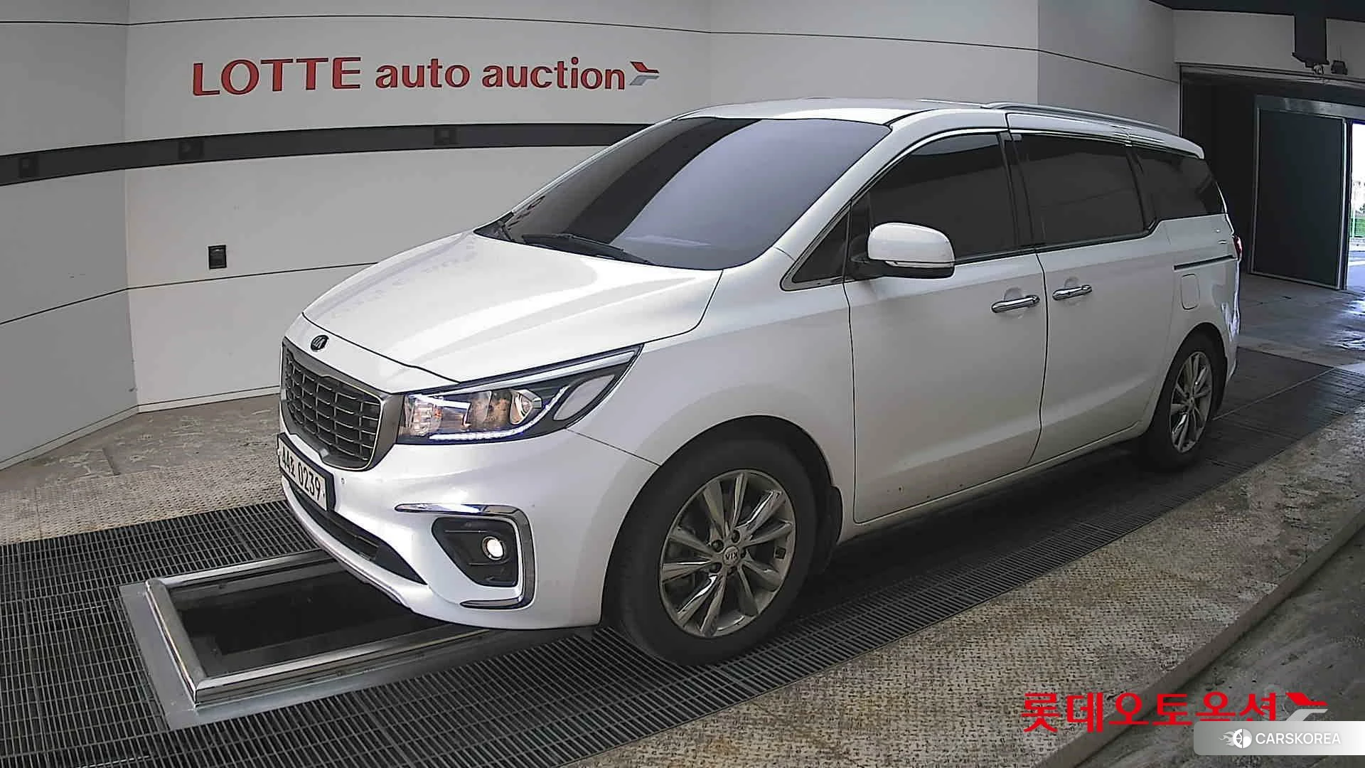 Kia Carnival 2019 Snow White Pearl (optional) из Кореи, фото 4