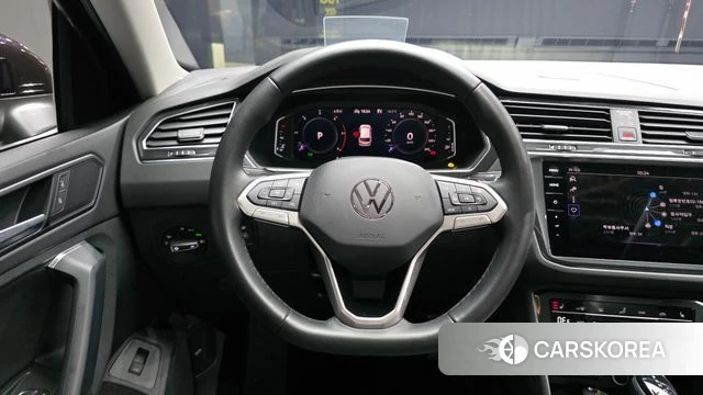 Volkswagen Tiguan second Generation 2023 Черный из Кореи, фото 4
