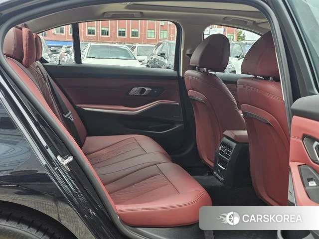 BMW 3 series 2024 Черный из Китая, фото 4