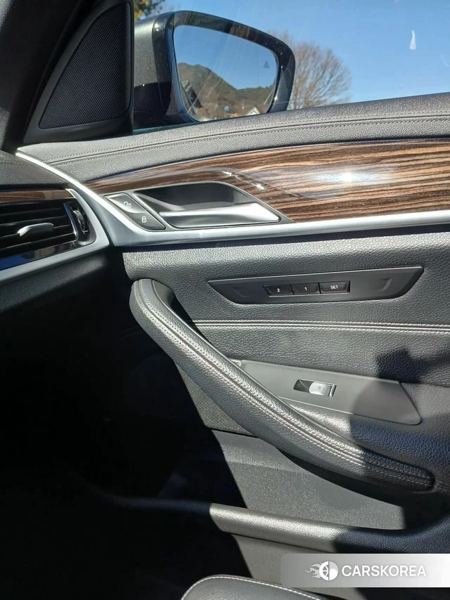 BMW 5 Series (G30) 2022 Серый из Кореи, фото 4