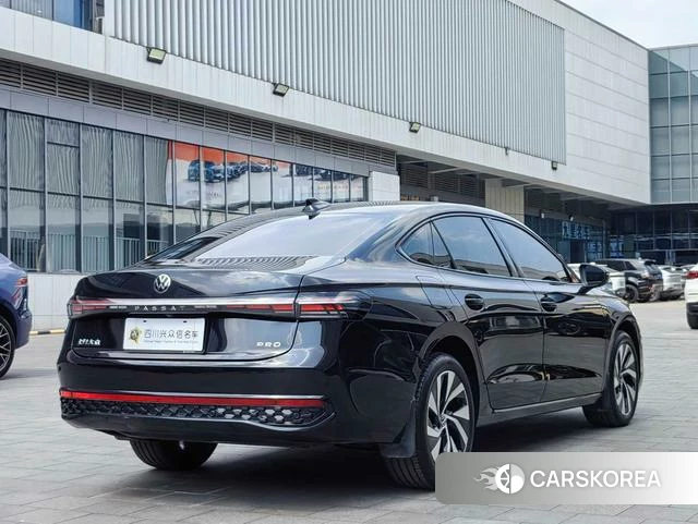 Volkswagen Passat 2025 Черный из Китая, фото 4