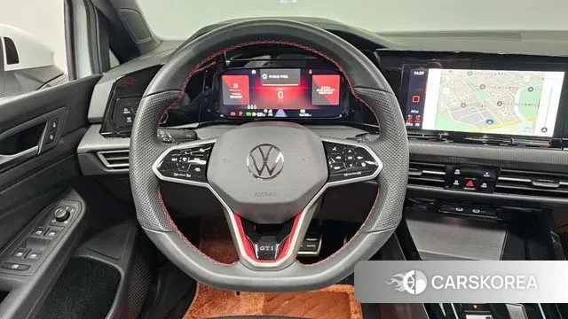 Volkswagen Golf 8th Generation 2024 Белый из Кореи, фото 4
