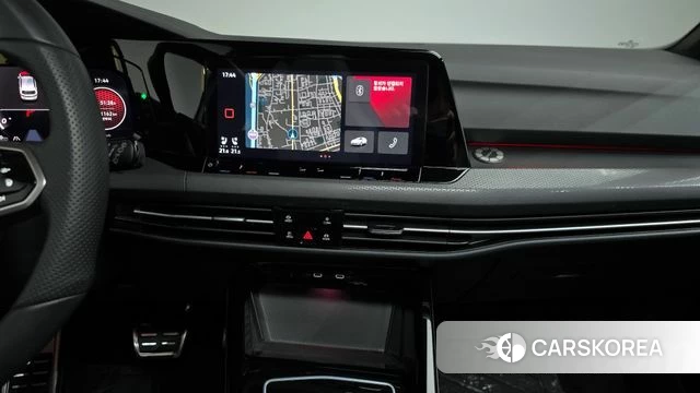 Volkswagen Golf 8th Generation 2024 Белый из Кореи, фото 4