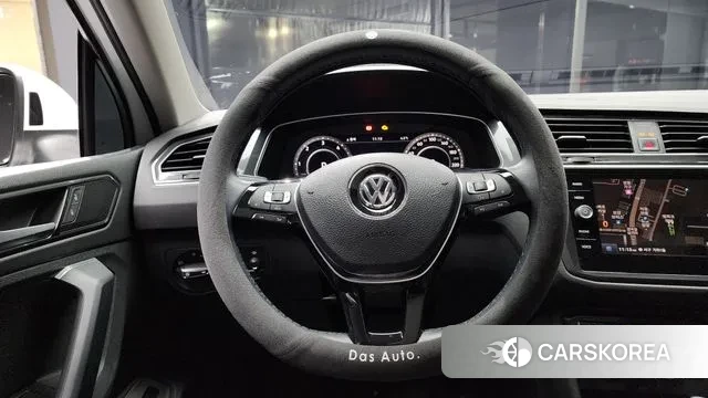 Volkswagen Tiguan second Generation 2018 Белый из Кореи, фото 4