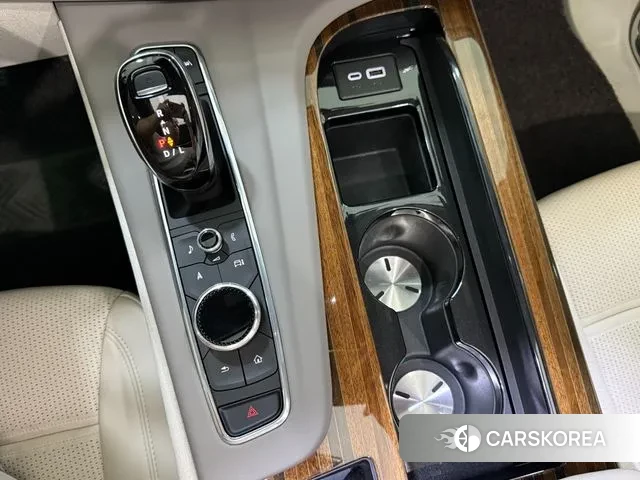 Cadillac Escalade 5th Generation 2023 Белый из Кореи, фото 4