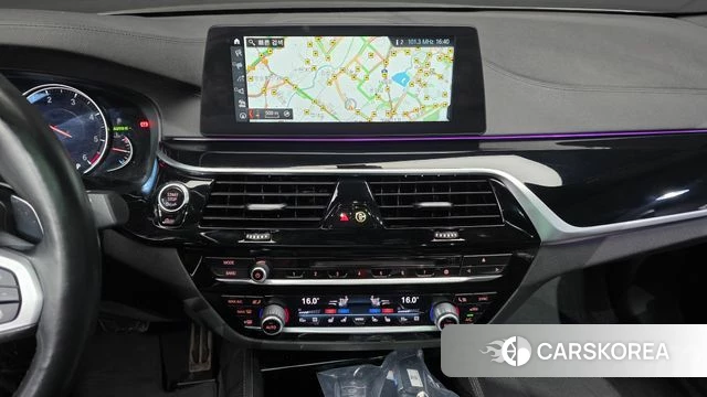 BMW 5 Series (G30) 2018 Серый из Кореи, фото 4