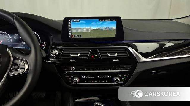 BMW 5 Series (G30) 2018 Белый из Кореи, фото 4