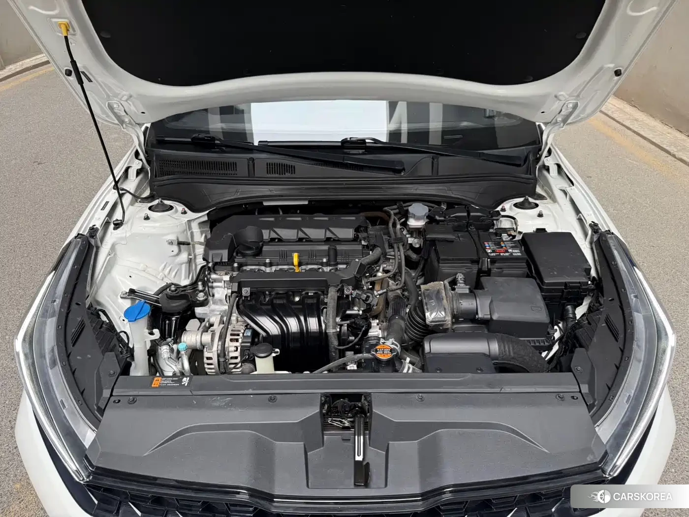 Kia K3 2023 Белый из Китая, фото 4