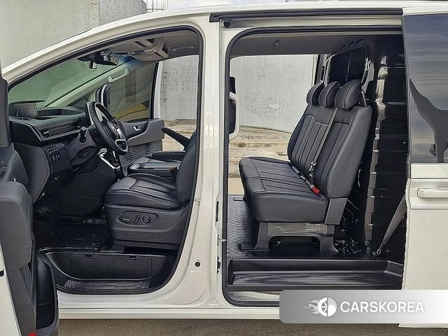 Hyundai Staria 2024 Белый из Кореи, фото 4