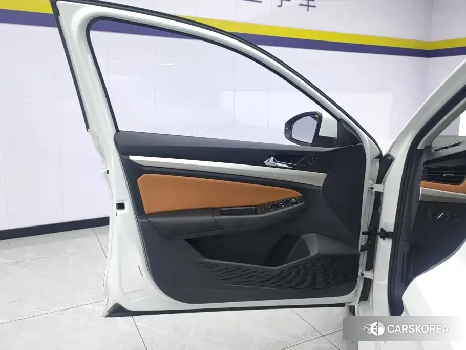 Volkswagen Bora 2025 Белый из Китая, фото 4