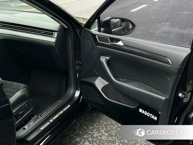 Volkswagen Magotan 2020 Черный из Китая, фото 4