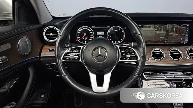 Mercedes-Benz E-Class W213 2018 Серебристо-серый из Кореи, фото 4