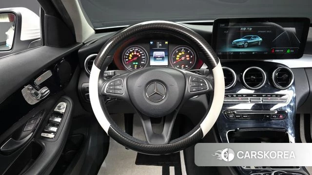 Mercedes-Benz C-Class W205 2018 Белый из Кореи, фото 4