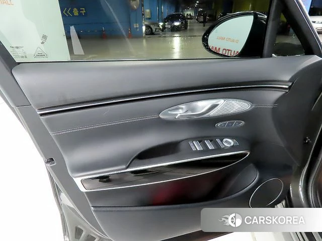 Genesis GV70 2023 Песочный из Кореи, фото 4
